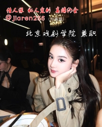 清新温柔的镜头宠儿--来自中戏的外围兼职模特