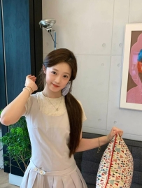 2915　上海外围-上海美术学院大二在读，蜜桃臀，三点粉嫩