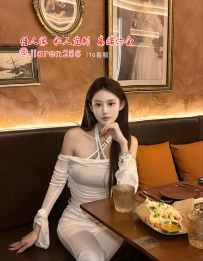 795  甜澈系少女丨香港才艺满点，气质优雅多面魅力