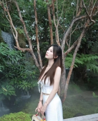 1026  广州外围大圈-纯御学生妹声音甜美 | 星星