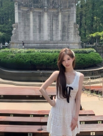 2100  杭州外围-皮肤白皙，性格开朗健谈